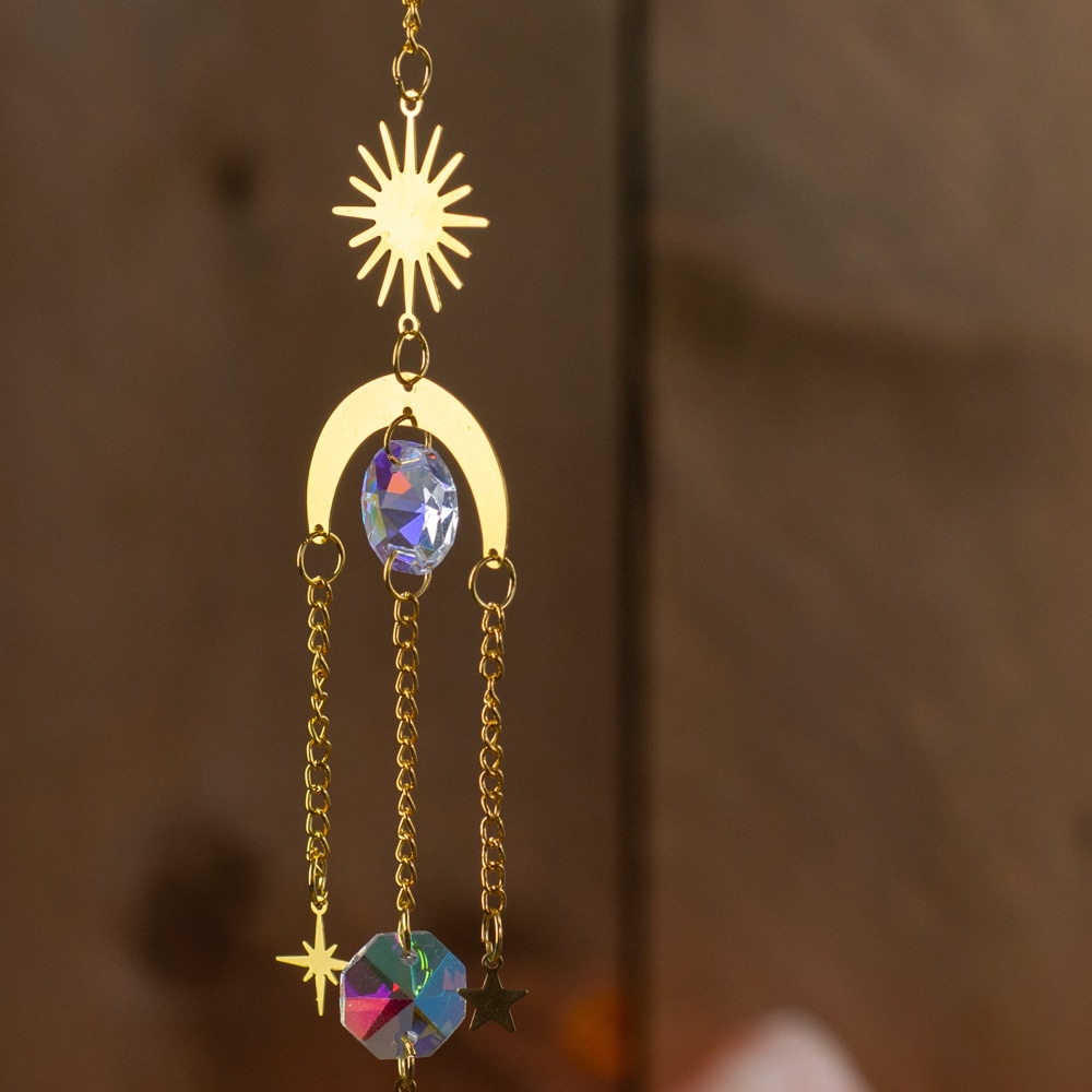 Capteur de soleil Céleste, suspension Feng Shui étoiles, lune, soleil et  cristaux arc en ciel - La Porte des Secrets