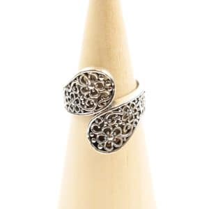 Bague en argent taille 6/52 filigrane oxydé avec fleur